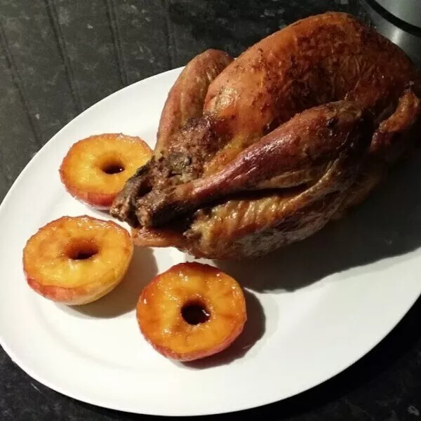 Pintade farcie au foie gras rôtie et ses pommes confites