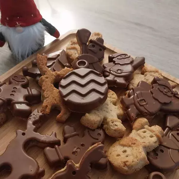 Biscuits de noël aux noisettes