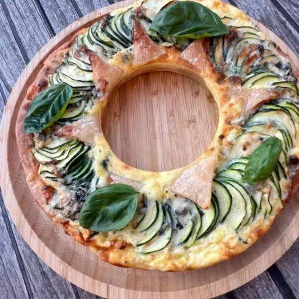 TARTE COURONNE COURGETTES PESTO ROQUEFORT