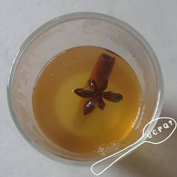 Jus de pomme chaud aux épices 