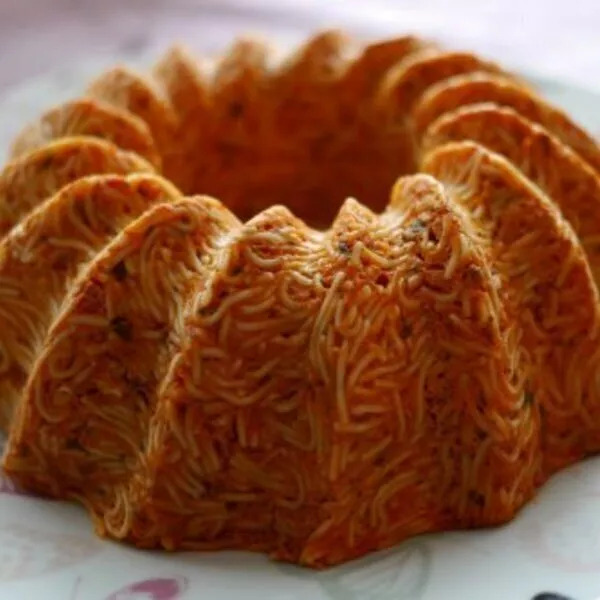 Gâteau de pâtes à la tomate au micro ondes