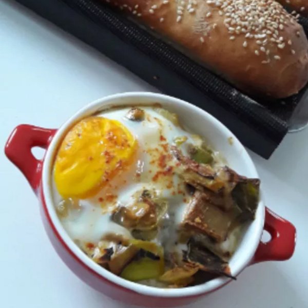 Oeufs cocotte à la fondue de poireaux