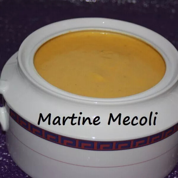 Crème de chou-fleur et carottes au jus d'amandes pour grande tablée