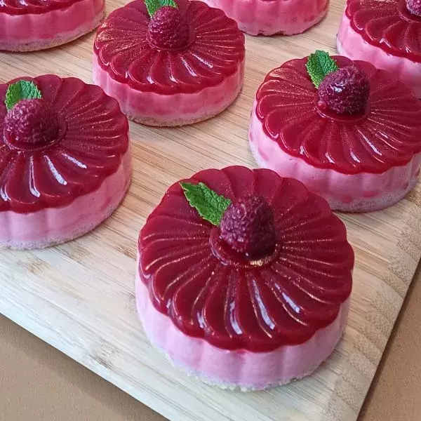 Flower bavarois framboises