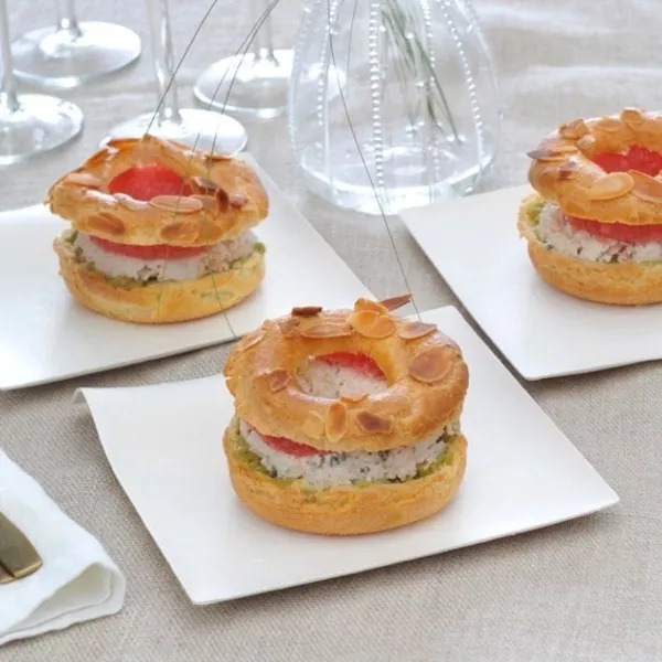 Paris Brest d’avocat et émietté de crabe aux herbes