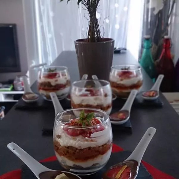 { Tiramisu fraise speculoos }