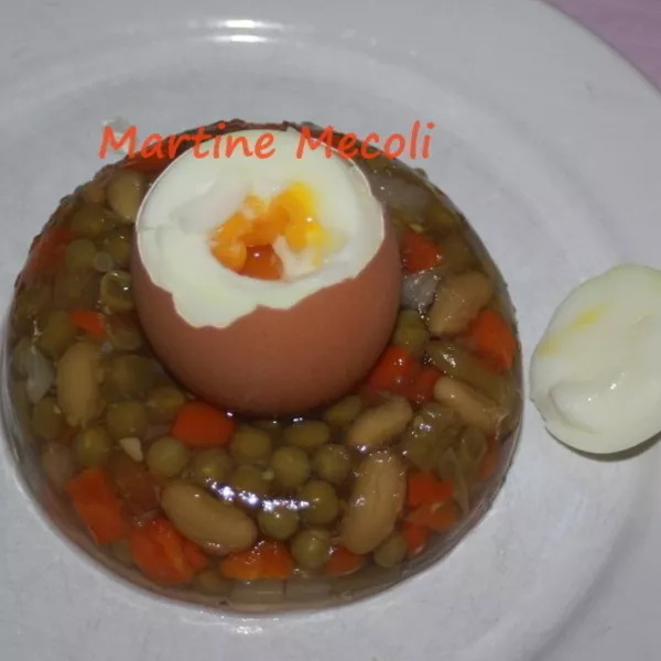 Oeuf à la coque dans son nid de macédoine de légumes sans cook'in