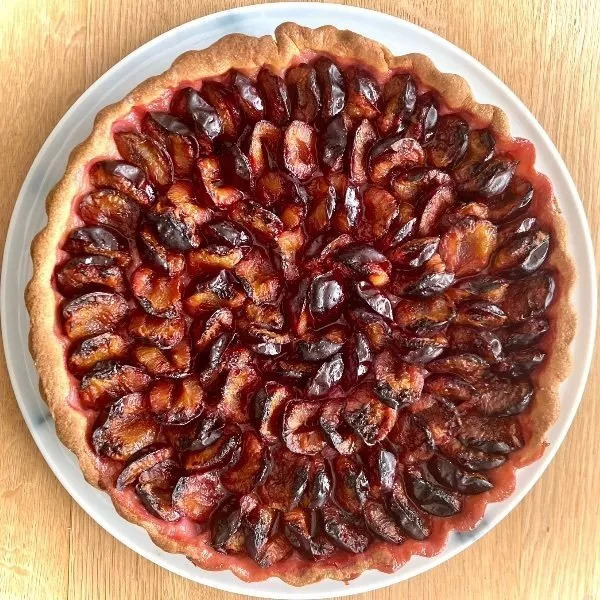 Tarte aux quetsches à pâte levée