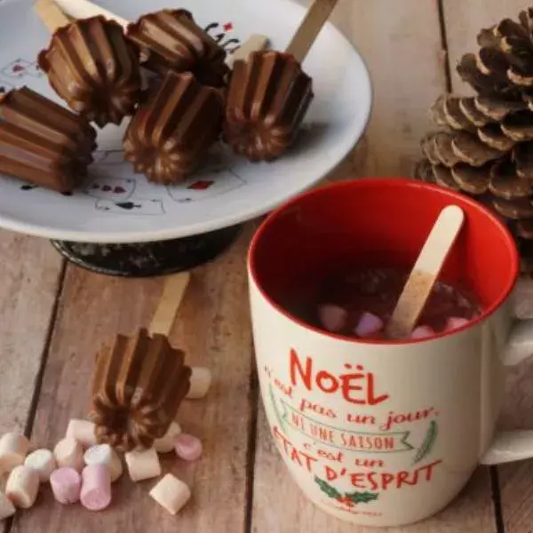 Hot chocolate bomb