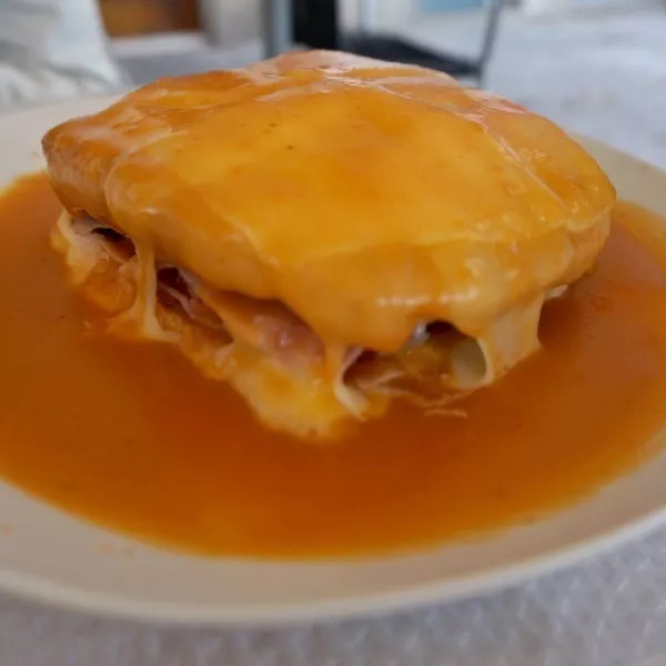 Francesinha (croque monsieur portugais)