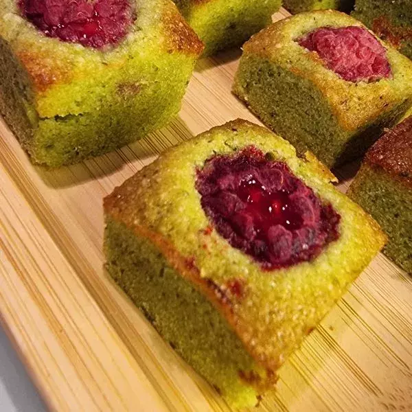 Mini financiers pistache framboise