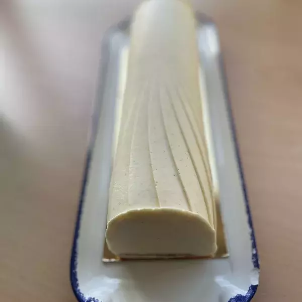 Bûche mousse vanille framboise 