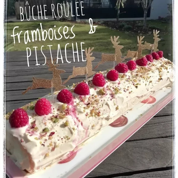 Bûche roulée de framboises & crème à la pistache