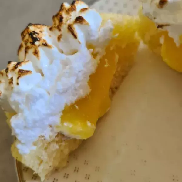 Moelleux au coeur coulant curd citron meringués