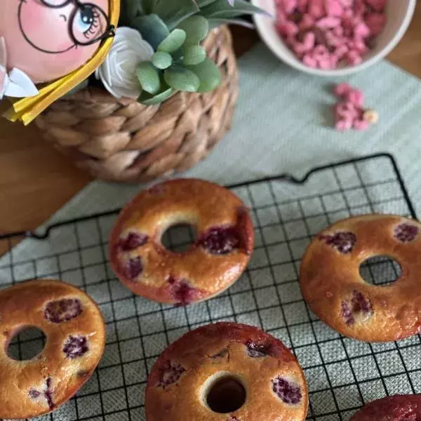 Donuts framboises et pralines roses