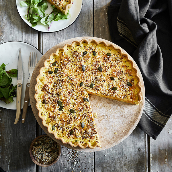 Tarte ronde aux carottes, curcuma et crème de coco