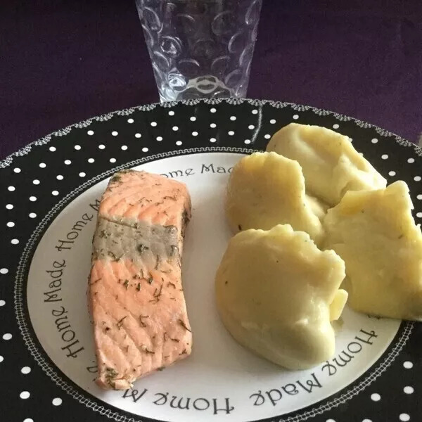 Purée de pommes de terre, poisson et/ou viande