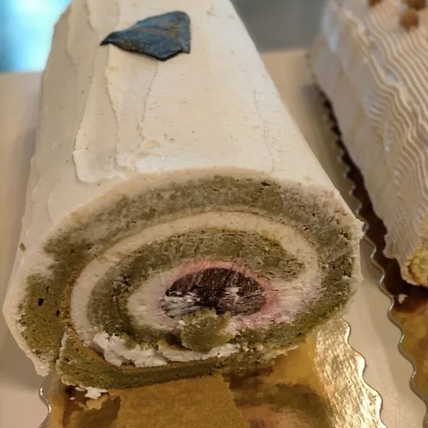 Bûche framboises et thé matcha 