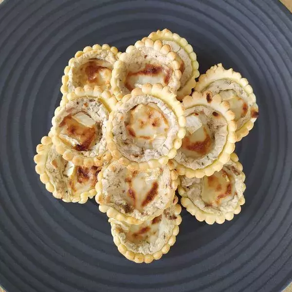 Tartelettes chèvre/confit d'échalotes