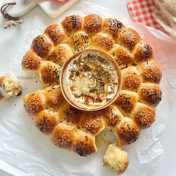 BRIOCHE SALÉE ET CAMEMBERT RÔTI