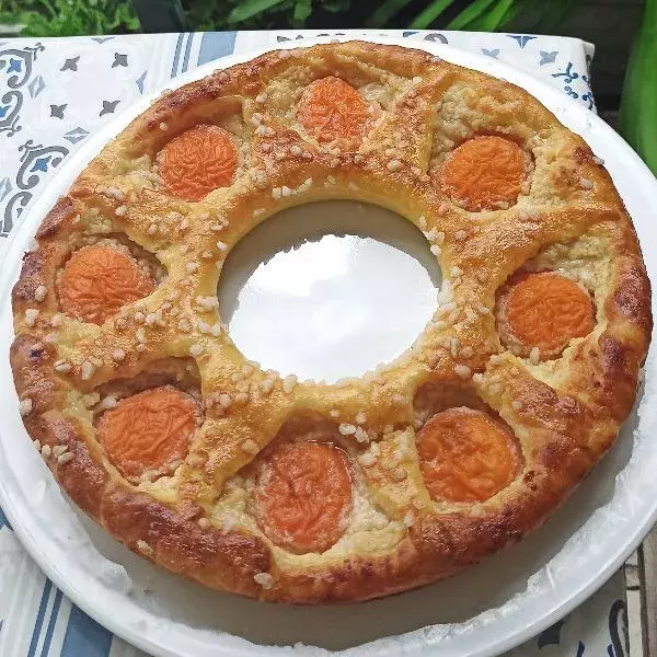 Tarte briochée aux abricots