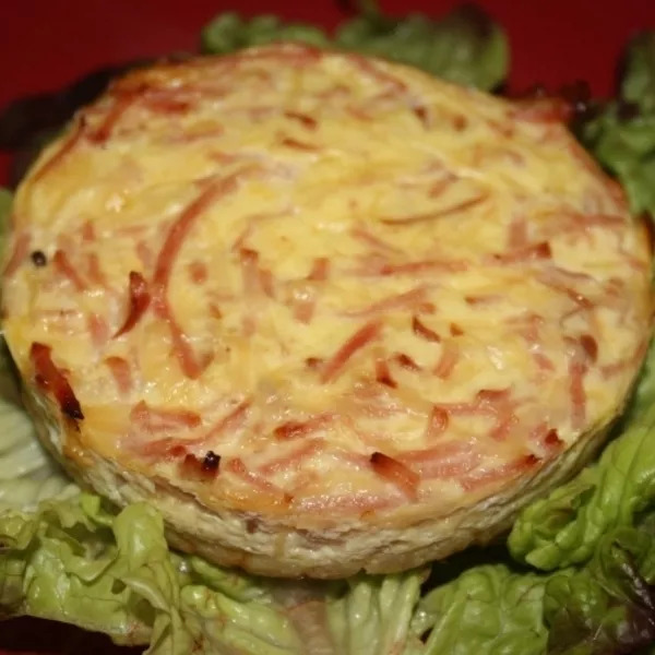 Tartelettes soufflées au jambon et au fromage