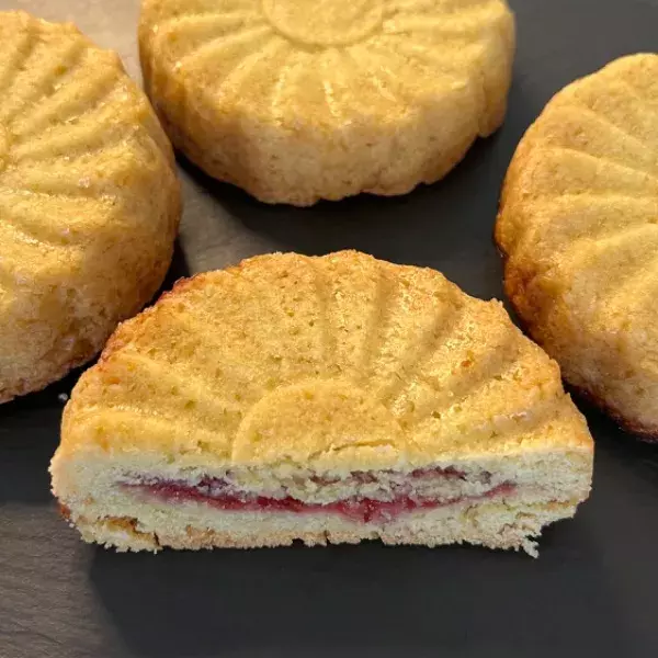 Sablés à la confiture de framboise