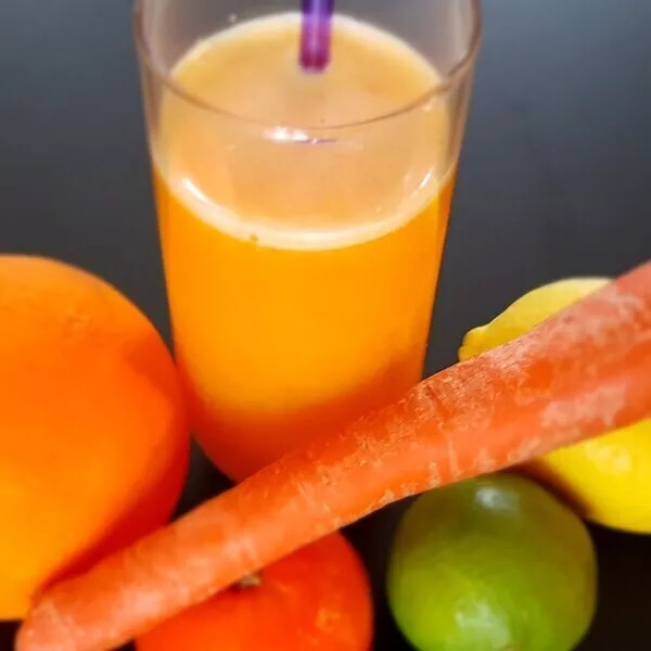 Jus vitaminé d'agrumes et carotte (Nathencsuisine)