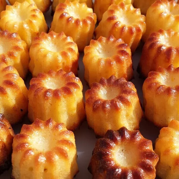 Mini-cannelés Bordelais de Nathalie MICHEL