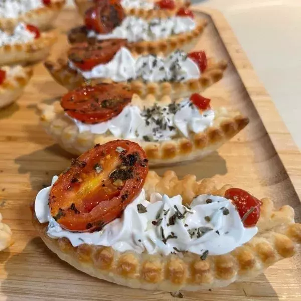 Barquettes au chèvre et à la tomate 