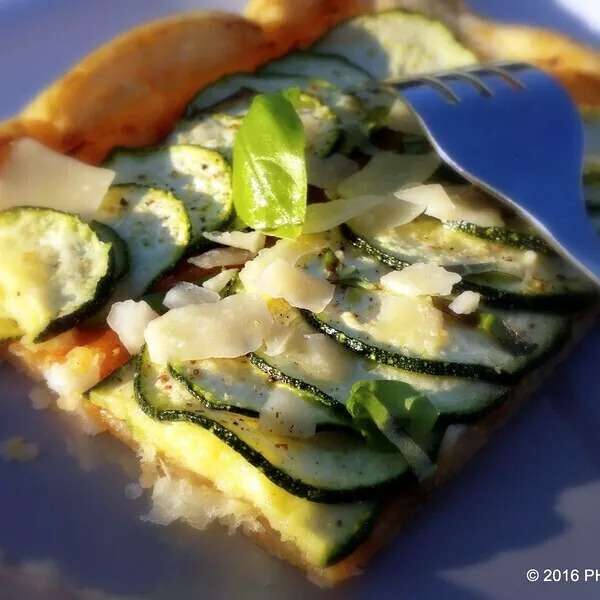 Tarte fine aux courgettes