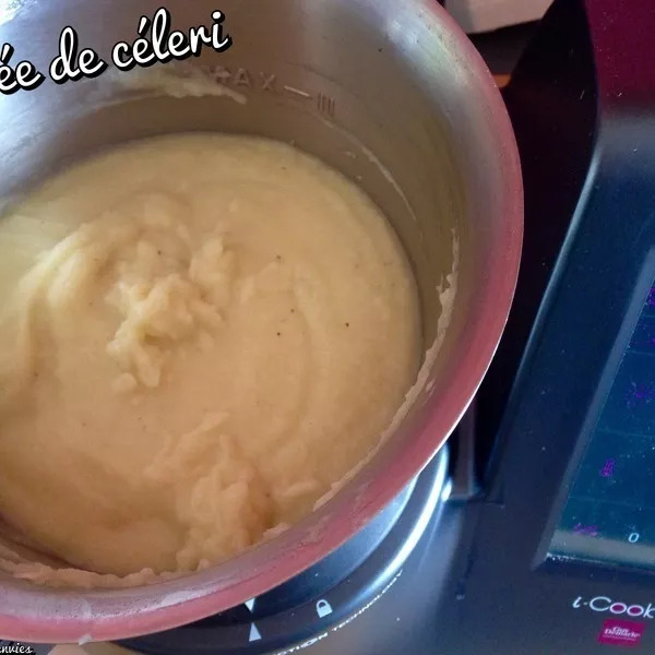 Purée de céleri et pommes de terre 