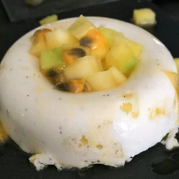 PANNA COTTA MANGUE-PASSION AU LAIT DE COCO