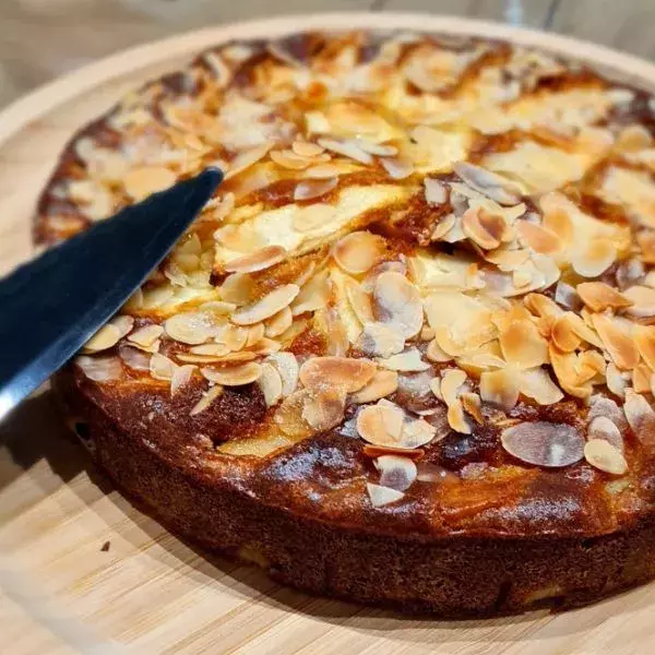  Gâteau aux pommes, miel et amandes