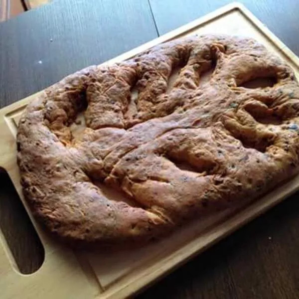 Fougasse chorizo, olives noires