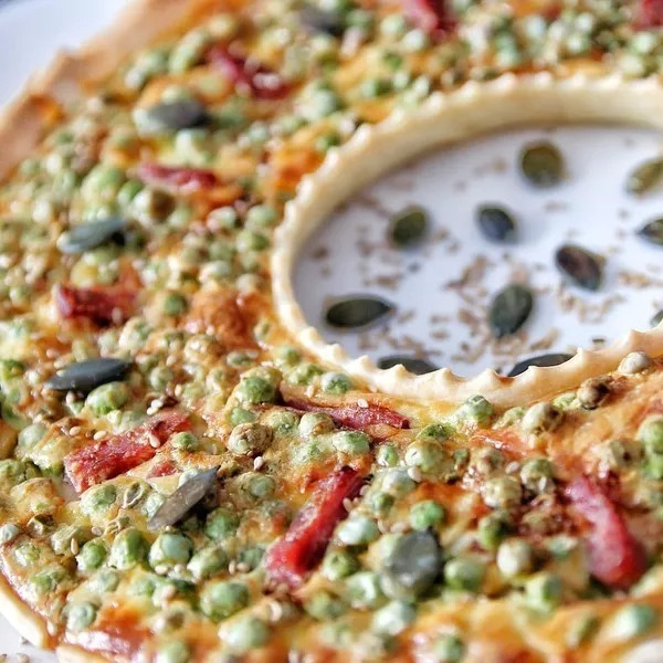 Quiche petits pois, bacon, ail et fines herbes