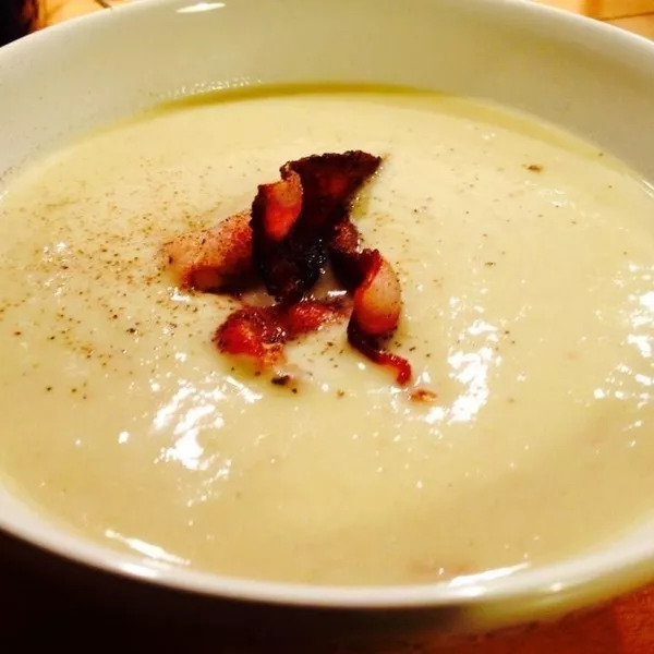 Velouté de poireaux au lard fumé