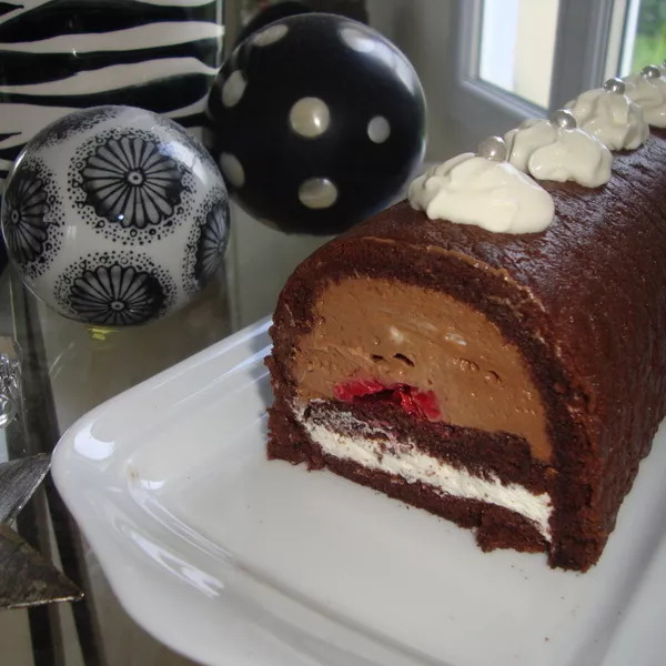 BUCHE CHOCO CHANTILLY AU COEUR DE FRAMBOISE