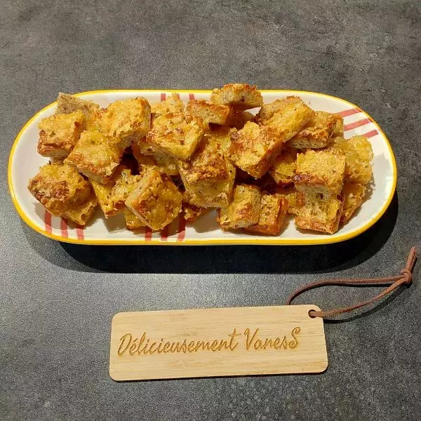 CUBES AUX NOIX DE PÉCAN ET PARMESAN 