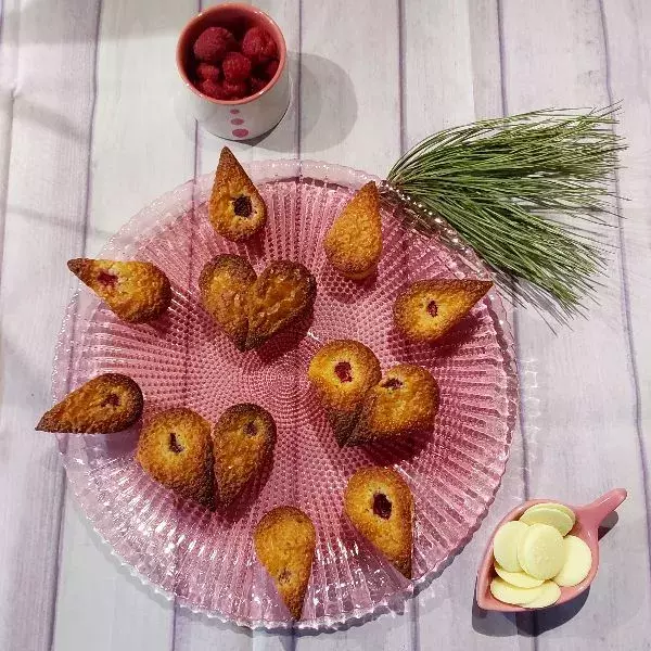 BROWNIE AUX FRAMBOISES ET AU CHOCOLAT BLANC 