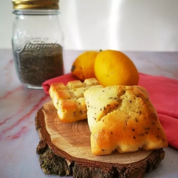 mini cake au citron, huile d'olive et graines de pavots