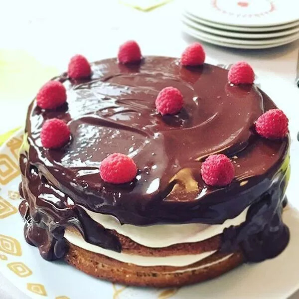 Gâteau noisettes pavot, crème de mascarpone et framboises