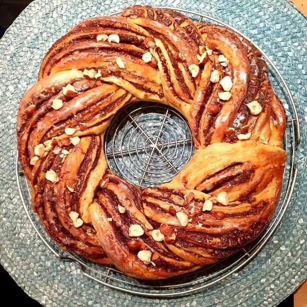 Brioche couronne torsadée au chocolat