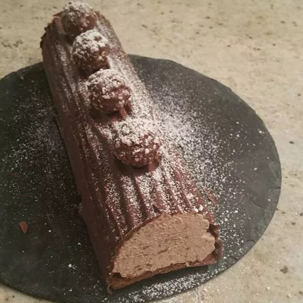 Bûche aux Ferrero Rochers