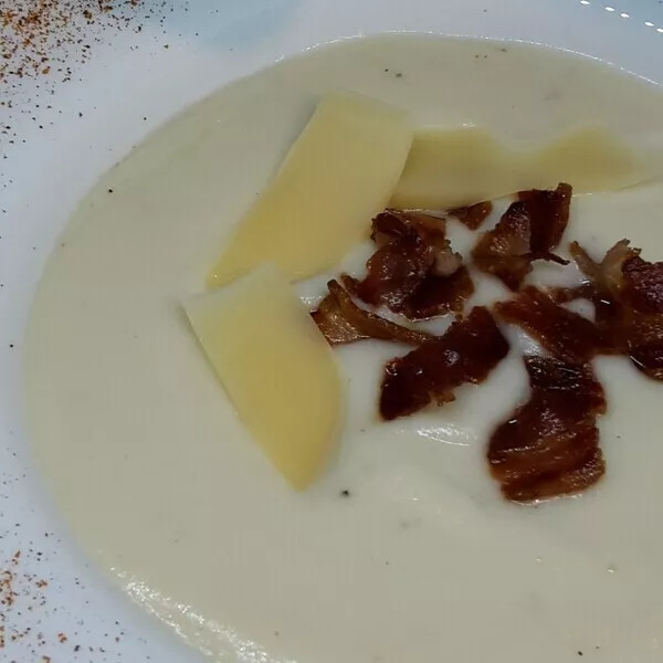 Crème de chou fleur - parmesan - poitrine fumée