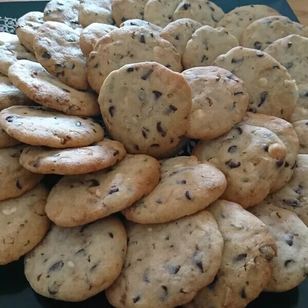 Cookies aux noix de pecan pepite de chocolat noir et blanc