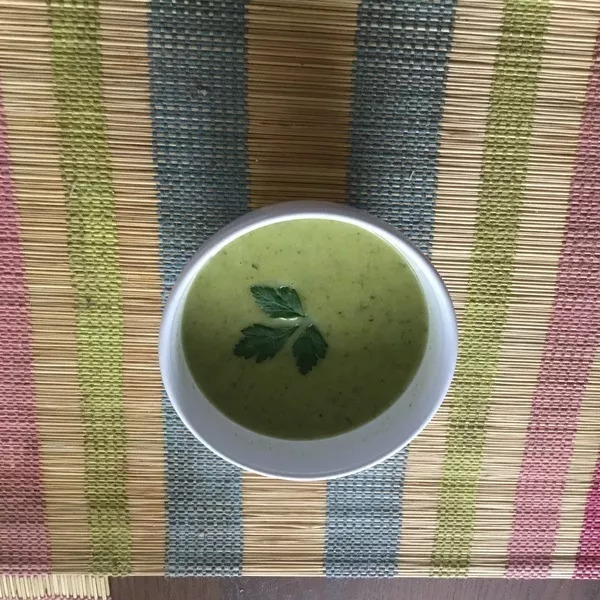 Velouté de brocolis et courgette