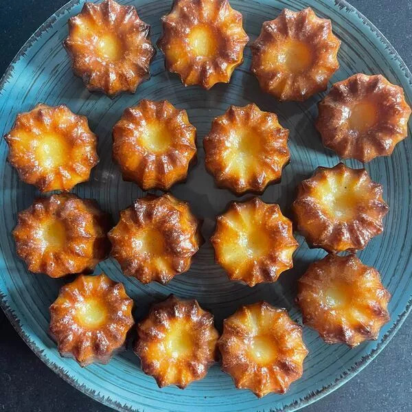 Cannelés bordelais 