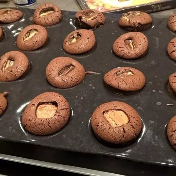 Fondants au chocolat, coeur filant de caramel (michoko) de Didou