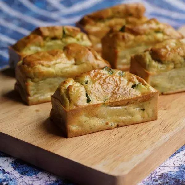 Mini-cakes courgettes/fêta/menthe fraîche